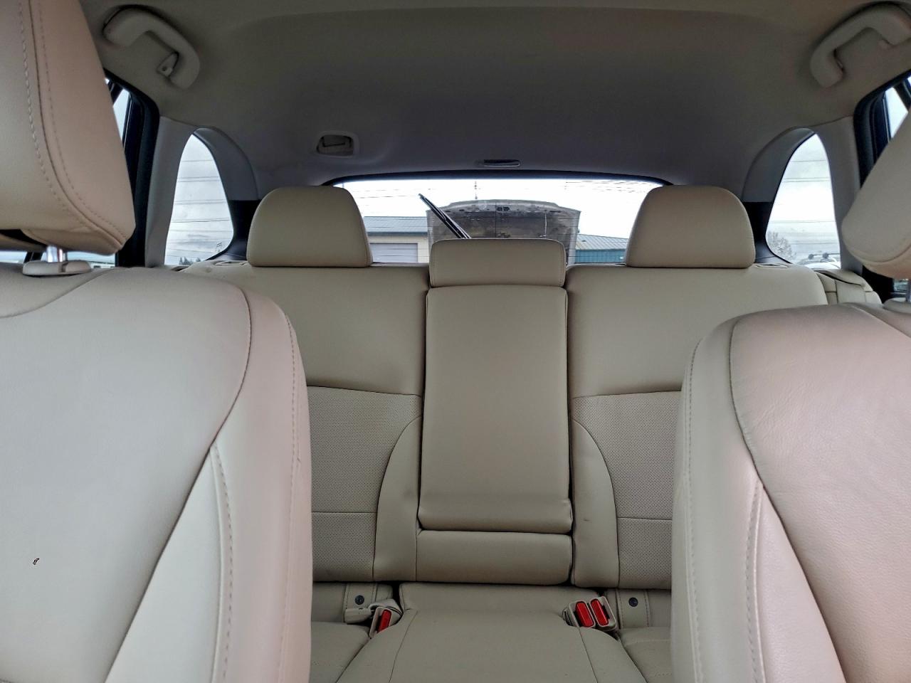 Subaru Outback 2.5i Limited Image 11