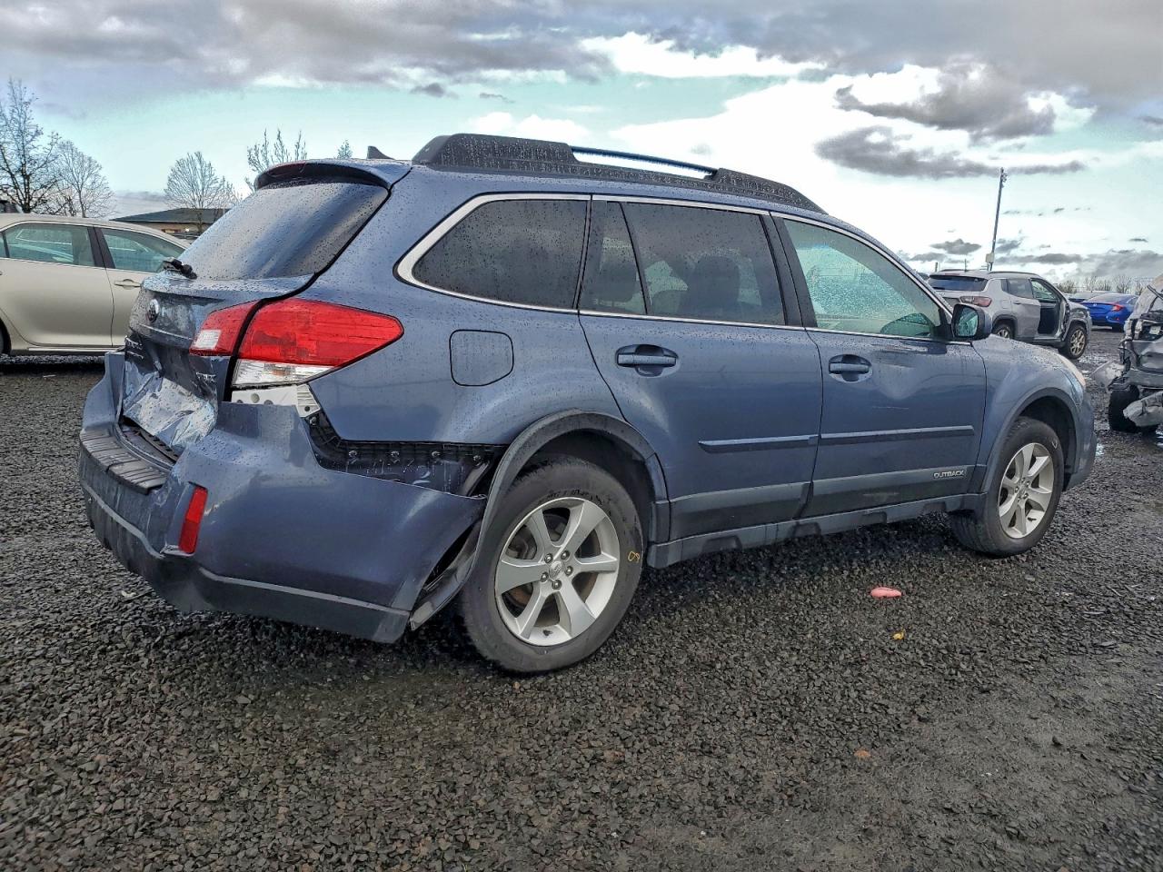 Subaru Outback 2.5i Limited Image 9