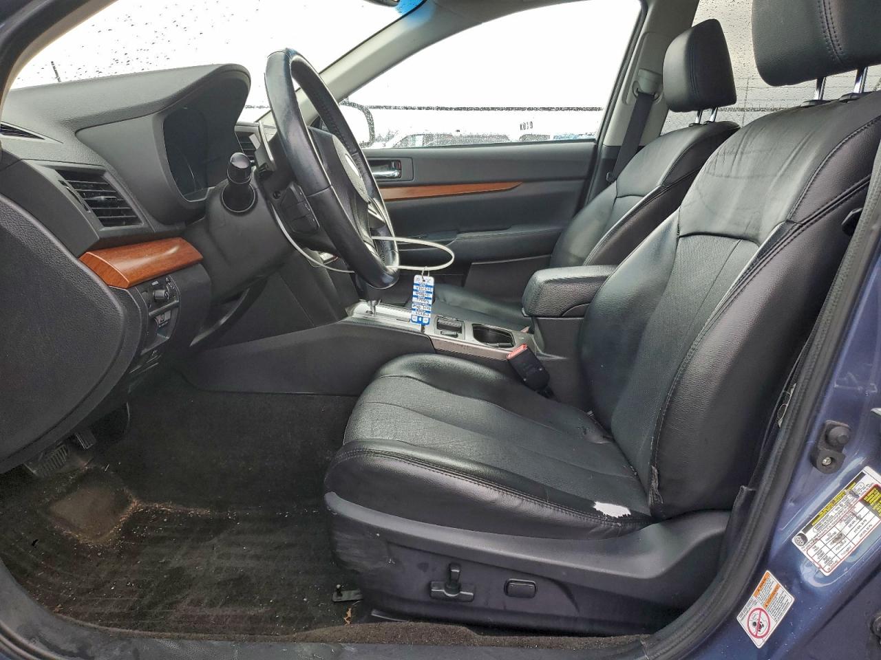 Subaru Outback 2.5i Limited Image 11