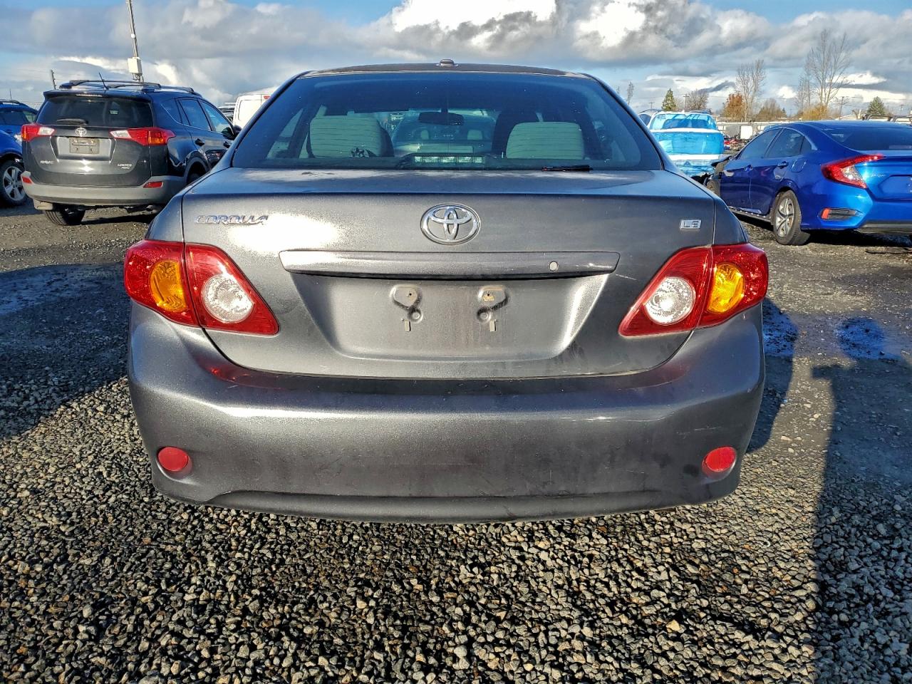 Toyota Corolla Base Image 12