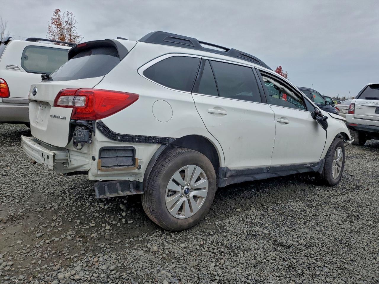 Subaru Outback 2.5i Premium Image 8