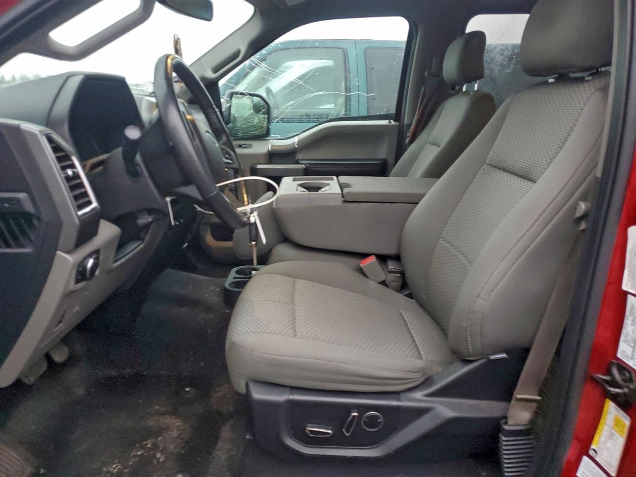 Ford F-150 Supercrew Image 3