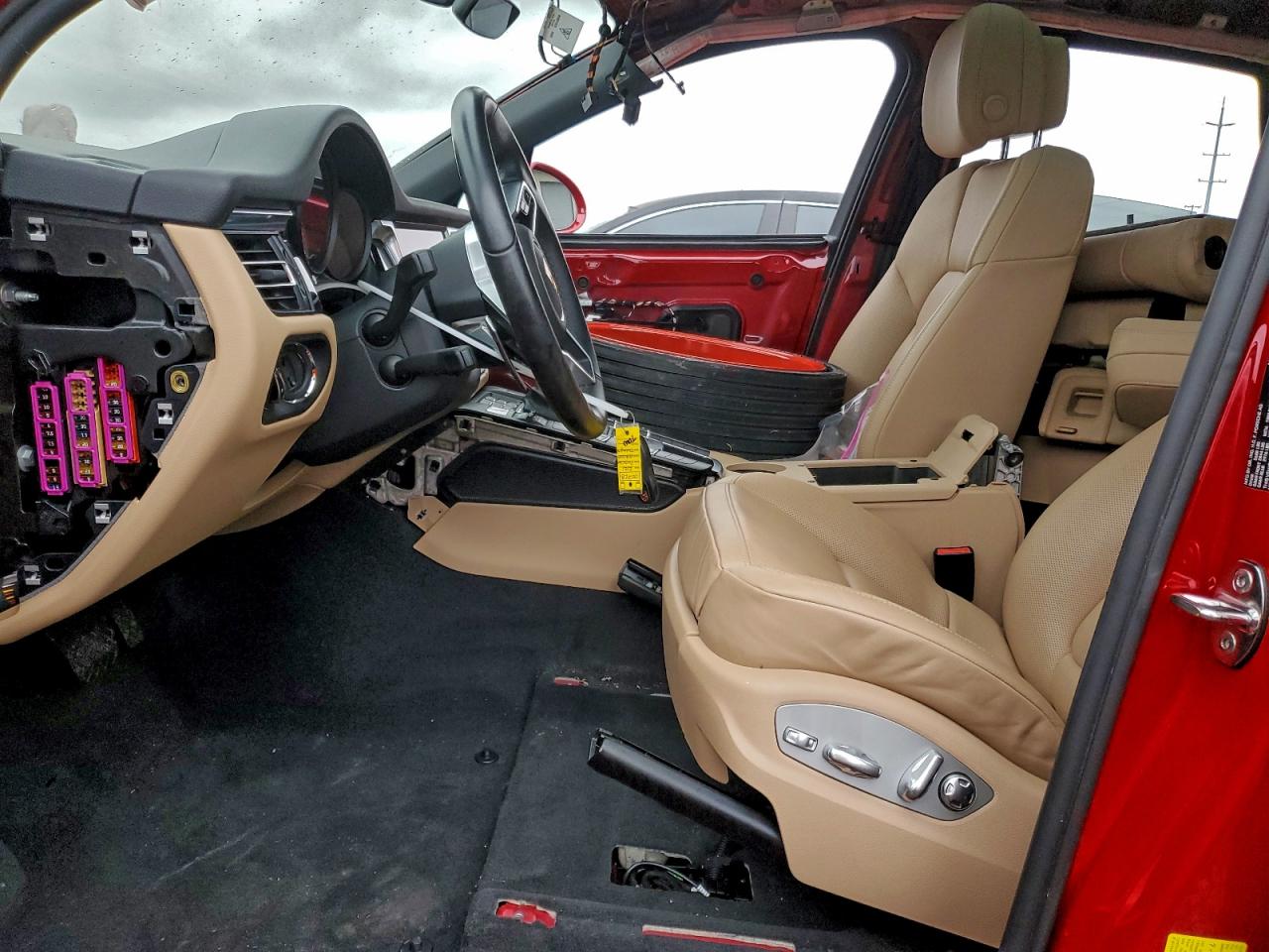 Porsche Macan S Image 8