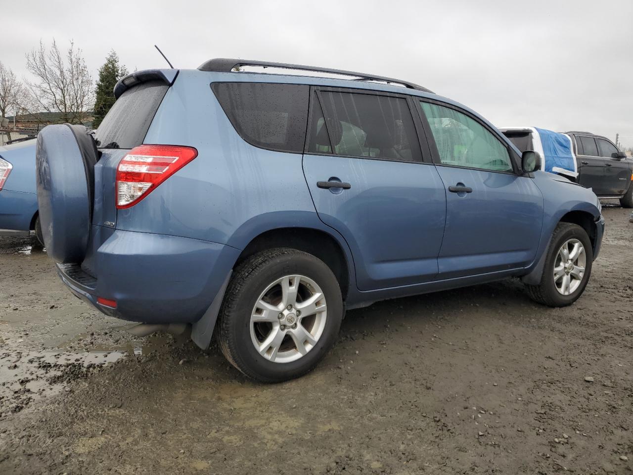 Toyota RAV4 Image 2