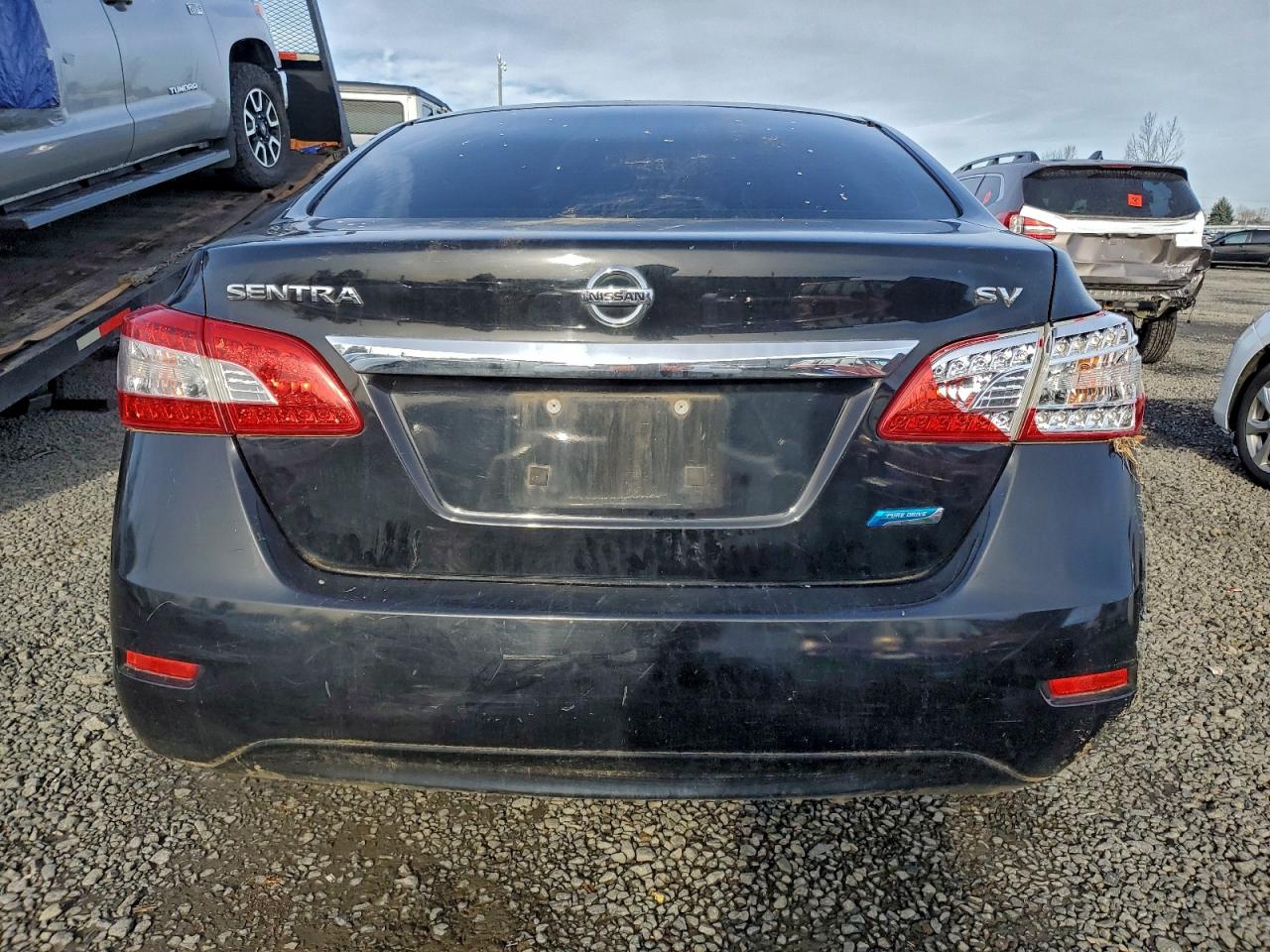 Nissan Sentra S Image 4