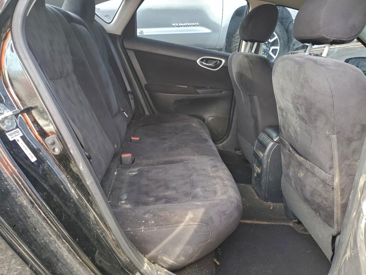 Nissan Sentra S Image 7