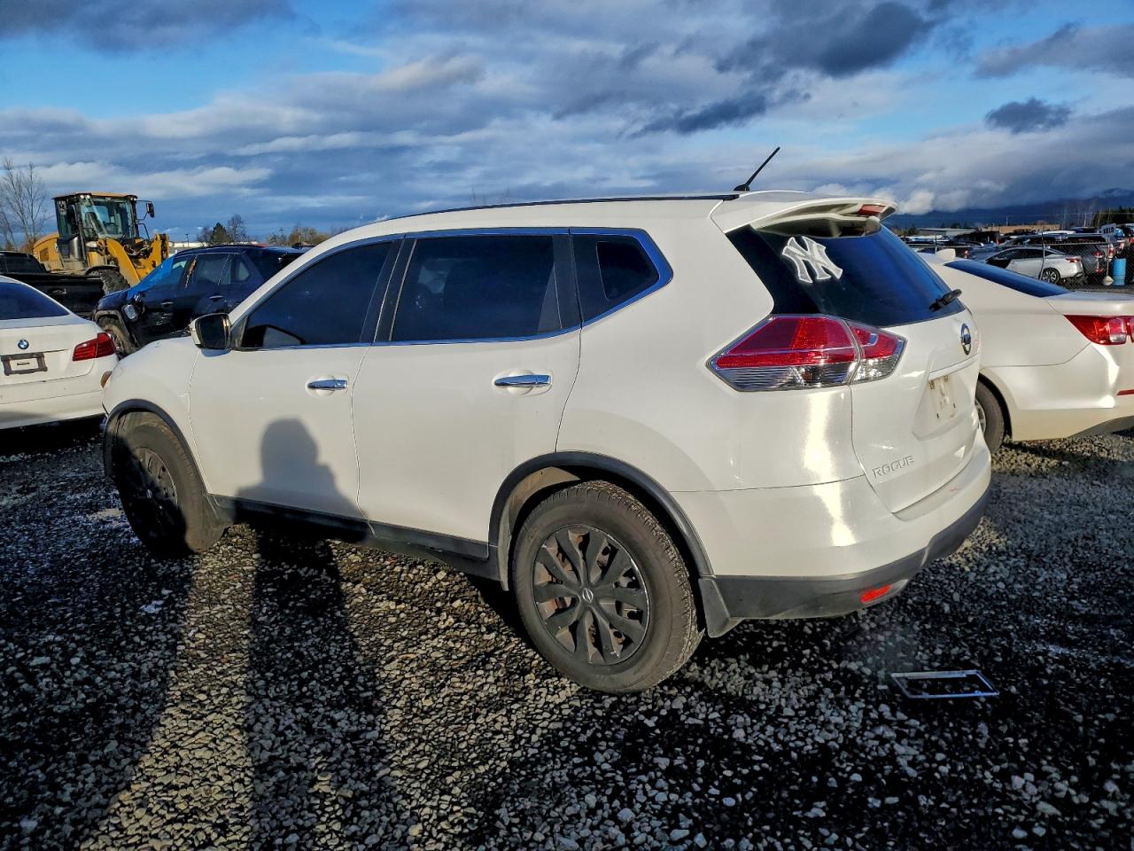 Nissan Rogue S Image 5