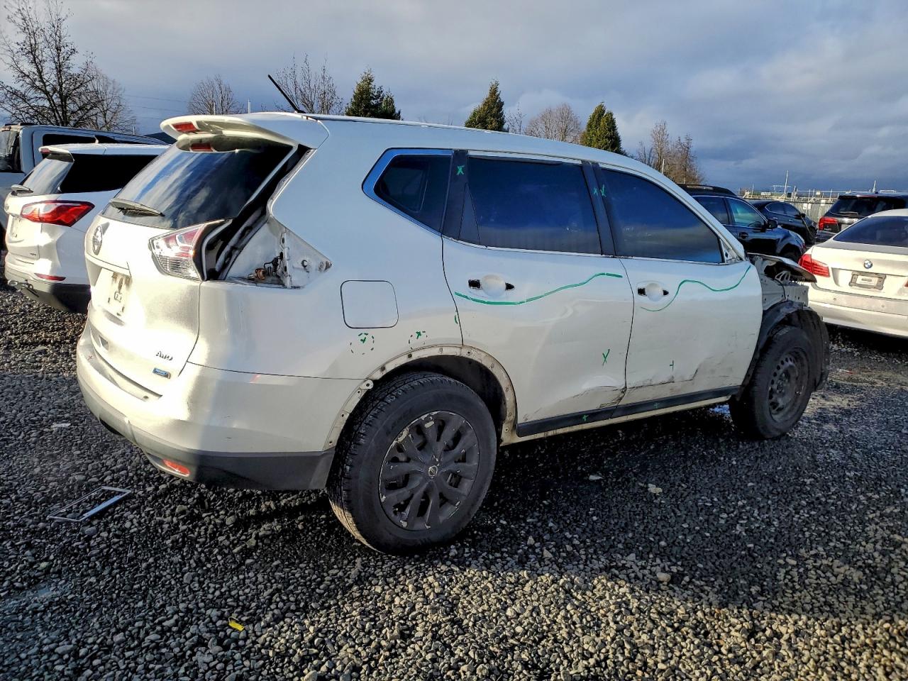 Nissan Rogue S Image 2