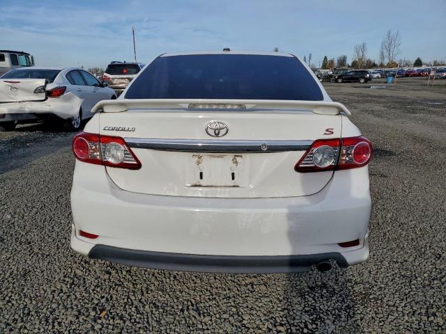 Toyota Corolla Base Image 5