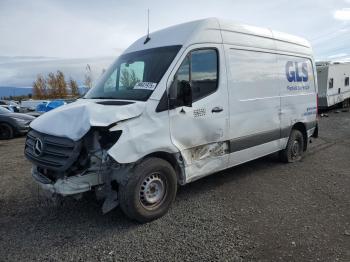  Salvage Mercedes-Benz Sprinter