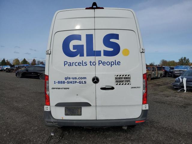 Mercedes-Benz Sprinter 2500 Image 2