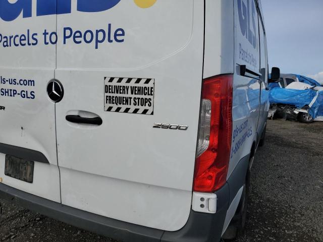 Mercedes-Benz Sprinter 2500 Image 7