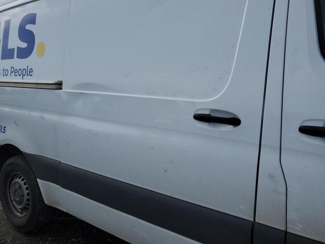 Mercedes-Benz Sprinter 2500 Image 11