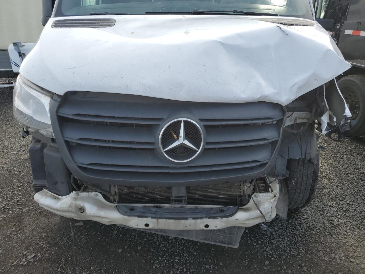 Mercedes-Benz Sprinter 2500 Image 3