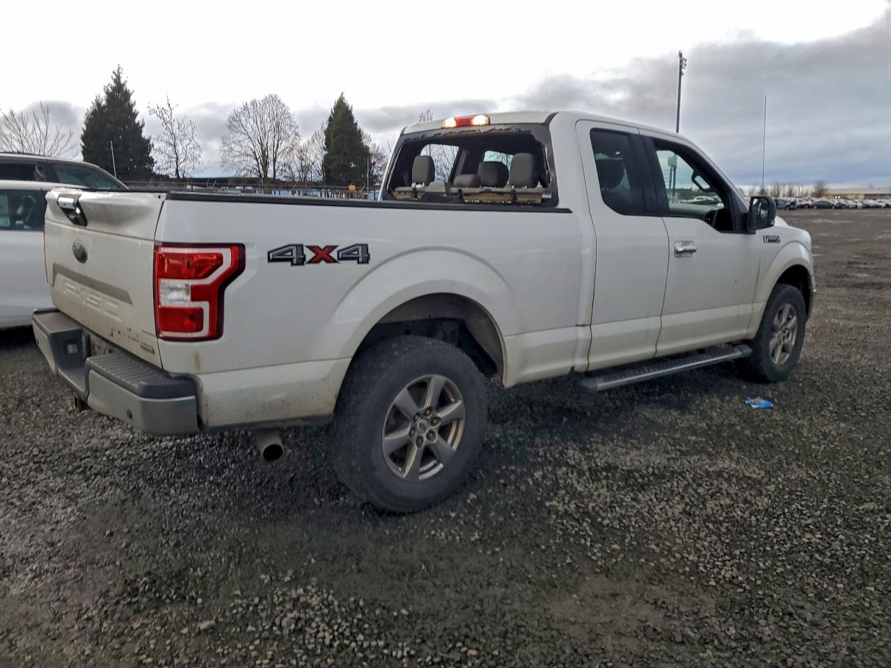 Ford F-150 Super Cab Image 9