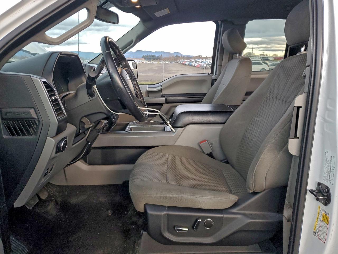 Ford F-150 Super Cab Image 3