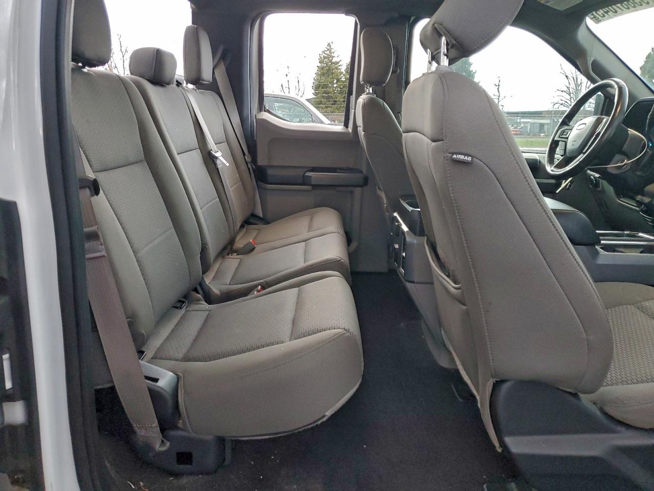 Ford F-150 Super Cab Image 6