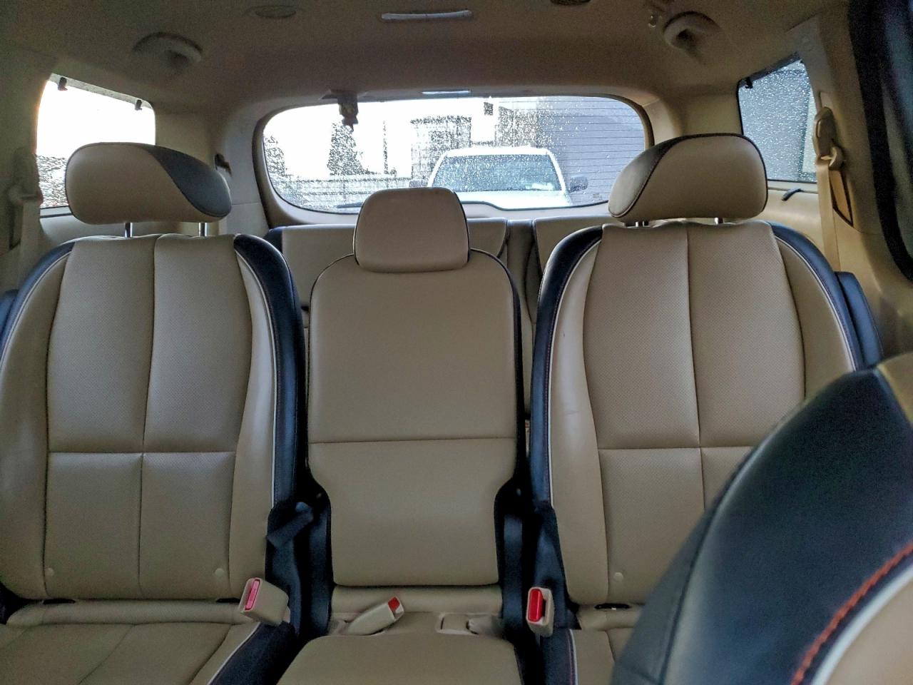 Kia Sedona Lx Image 6