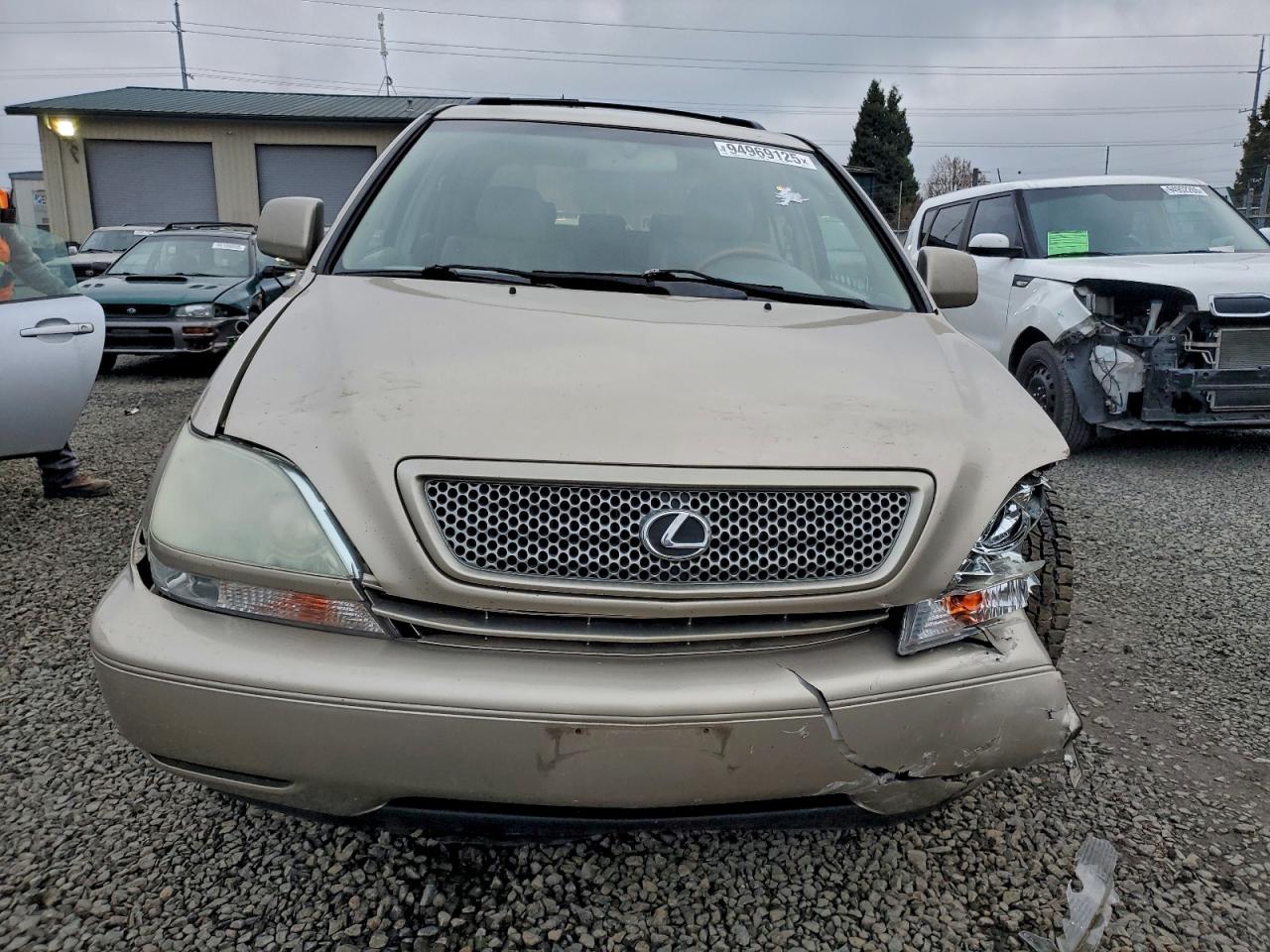 Lexus RX 300 Image 4