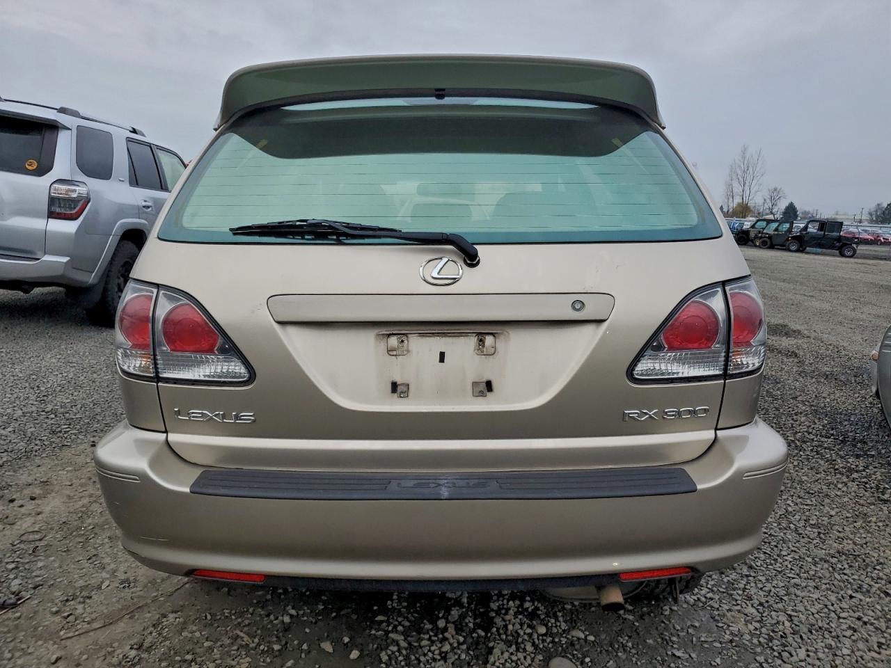 Lexus RX 300 Image 5