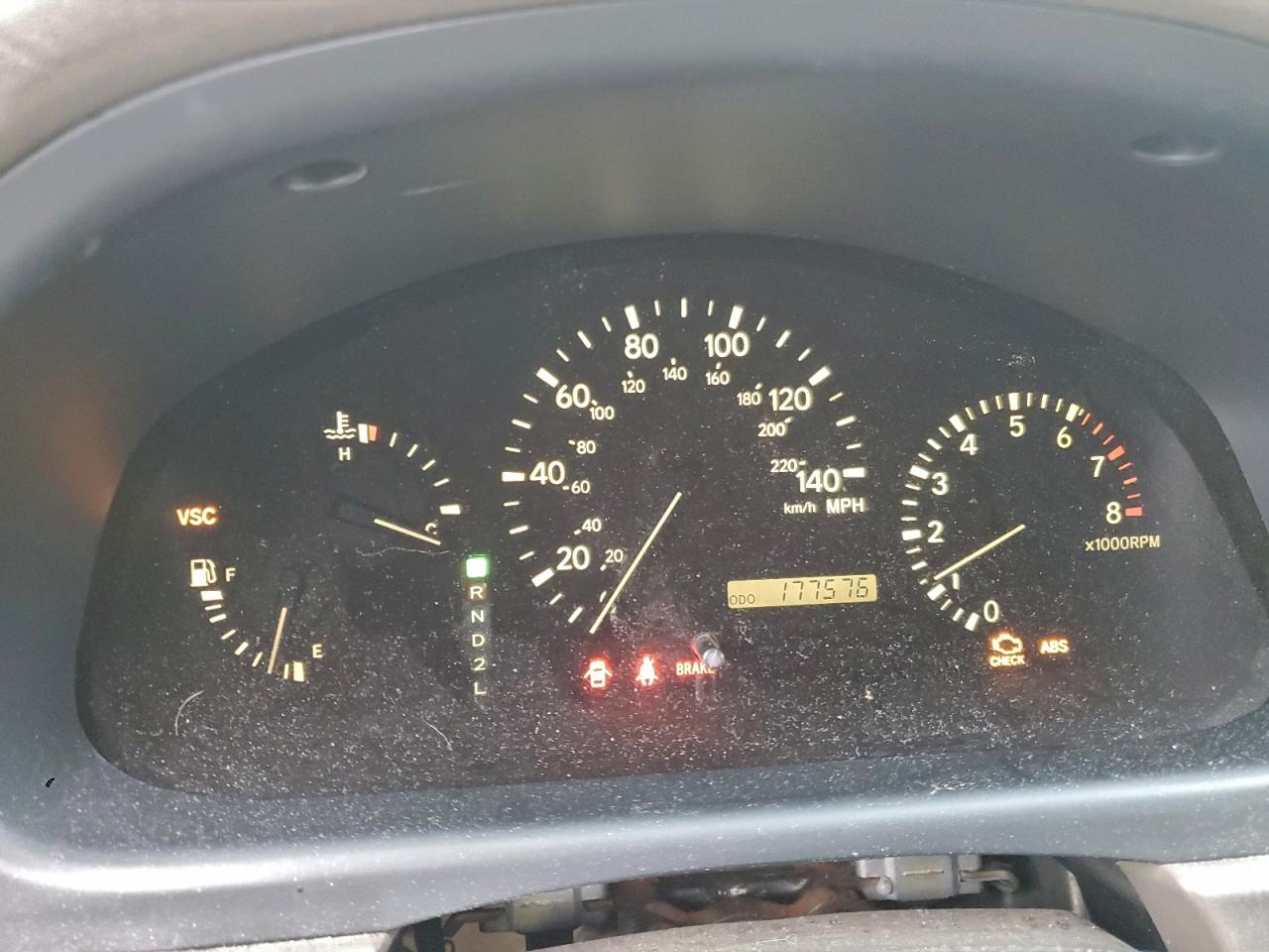 Lexus RX 300 Image 9