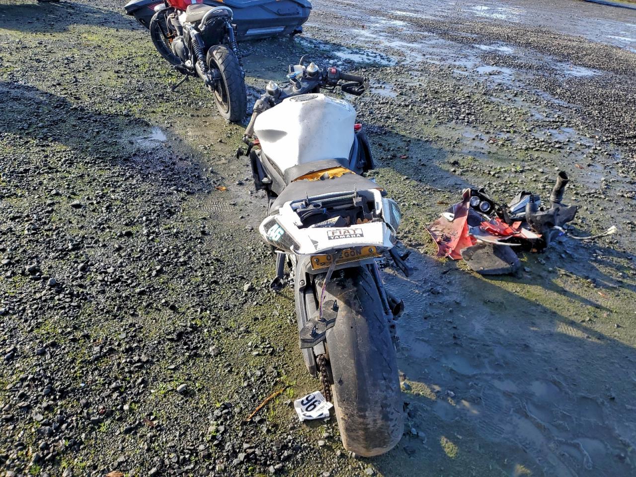 Yamaha Yzf L Image 5