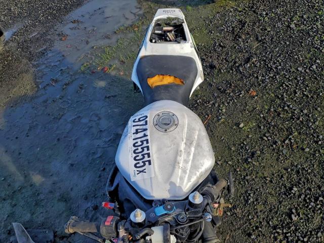 Yamaha Yzf L Image 3