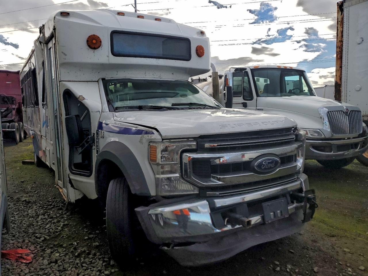 Ford F-550 Super Duty Image 1