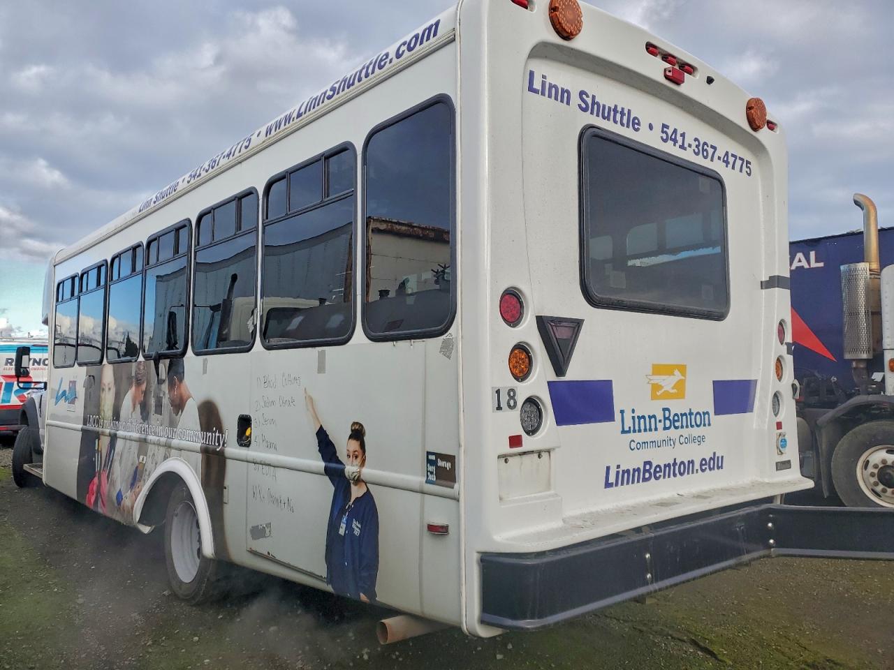 Ford F-550 Super Duty Image 9