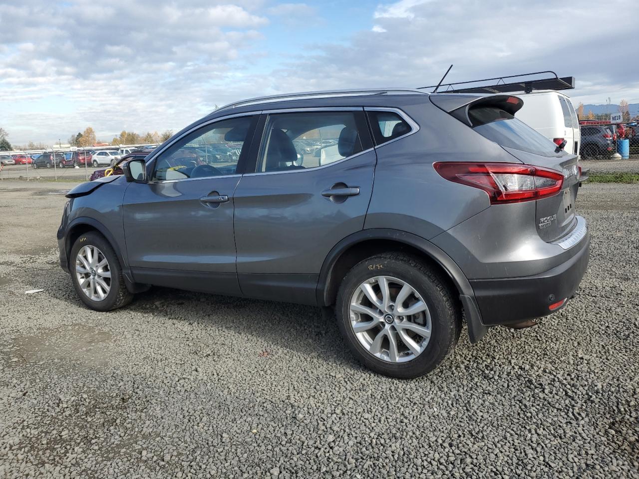 Nissan Rogue Sv Image 2