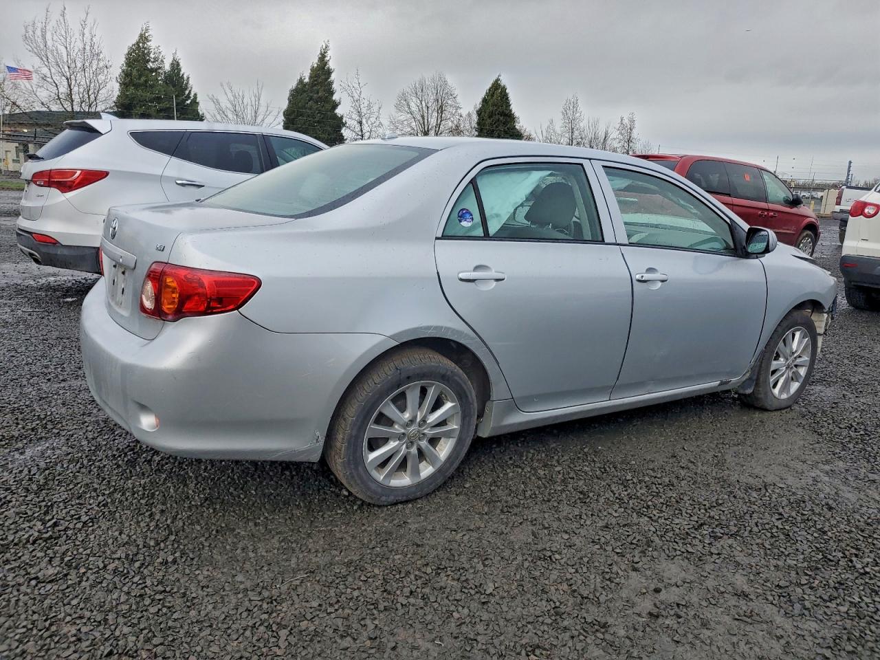 Toyota Corolla Base Image 8