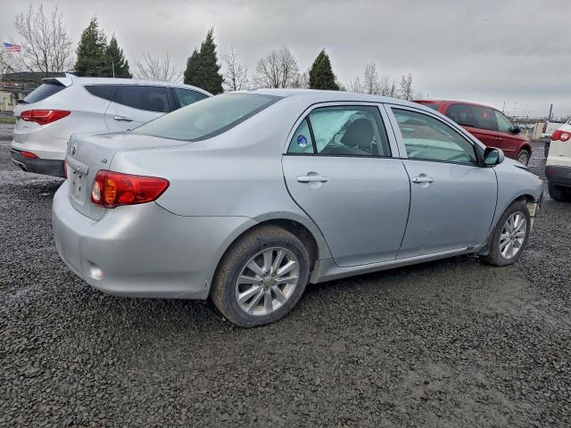 Toyota Corolla Base Image 8