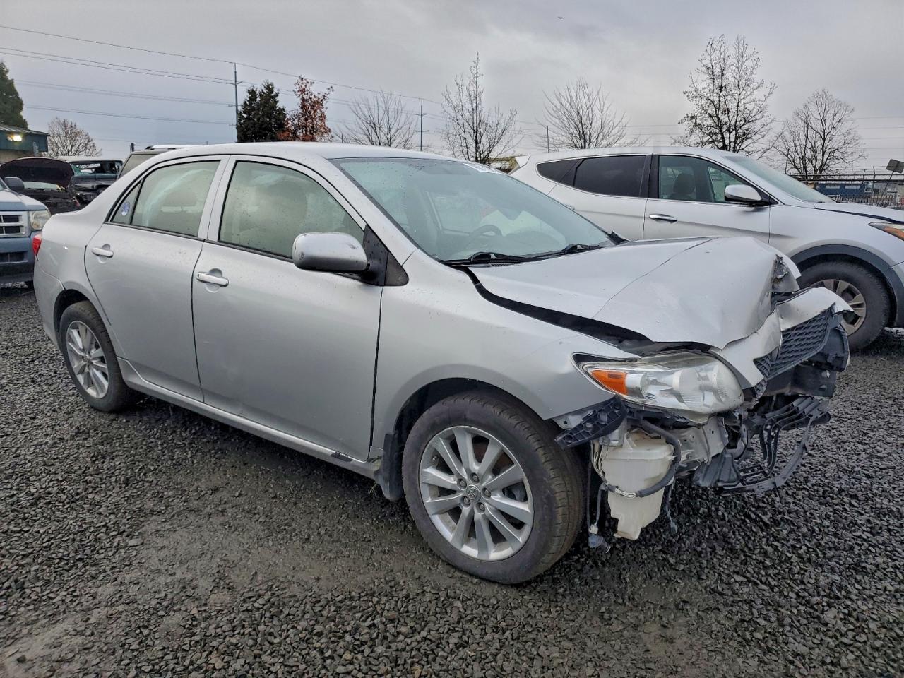 Toyota Corolla Base Image 10