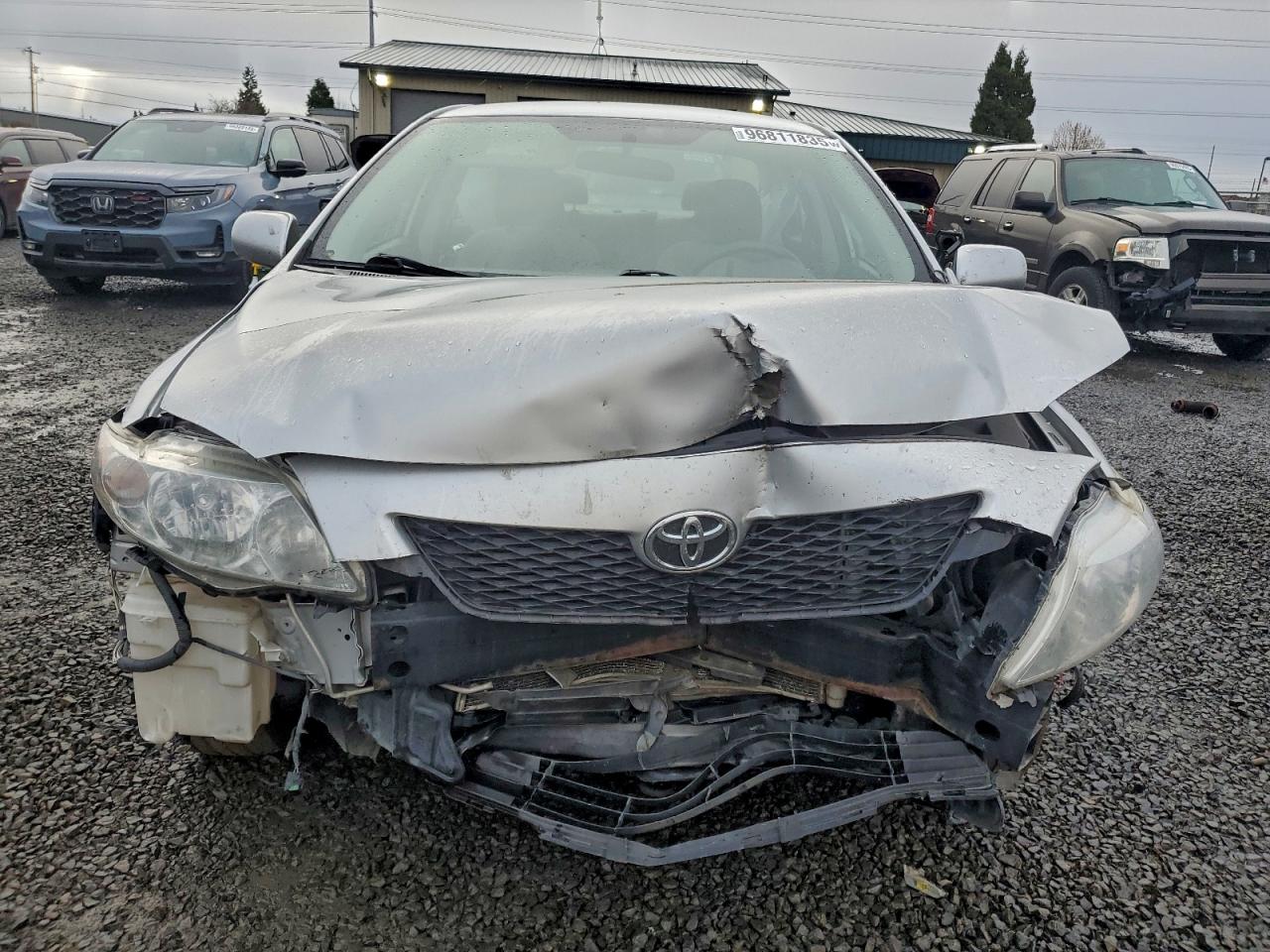 Toyota Corolla Base Image 5