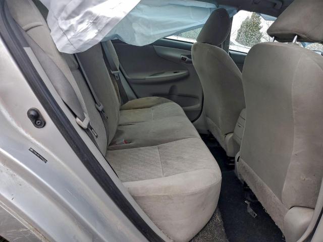 Toyota Corolla Base Image 4