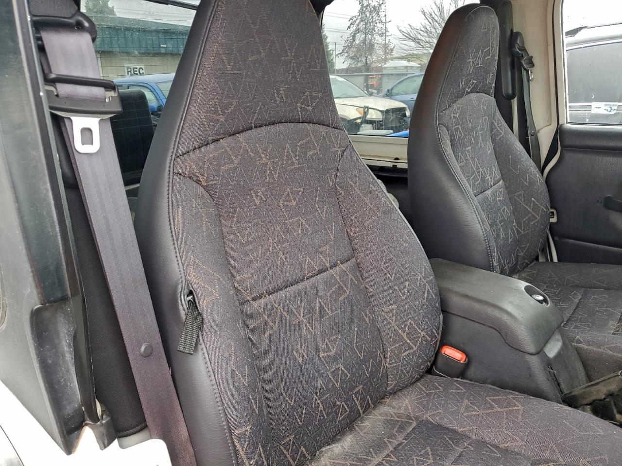 Jeep Wrangler Sport Image 9