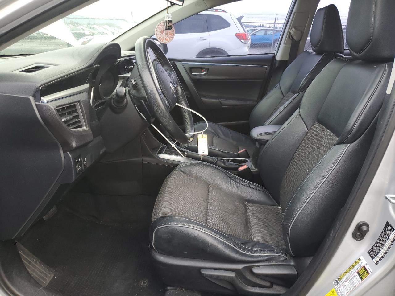 Toyota Corolla L Image 9