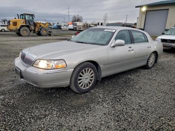  Salvage Lincoln Towncar