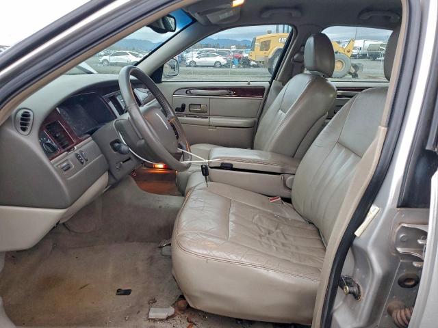 Lincoln Towncar Signature Image 8