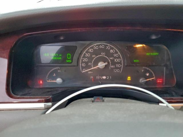 Lincoln Towncar Signature Image 7