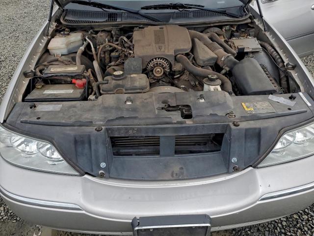 Lincoln Towncar Signature Image 9