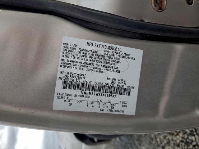 Lincoln Towncar Signature Image 11