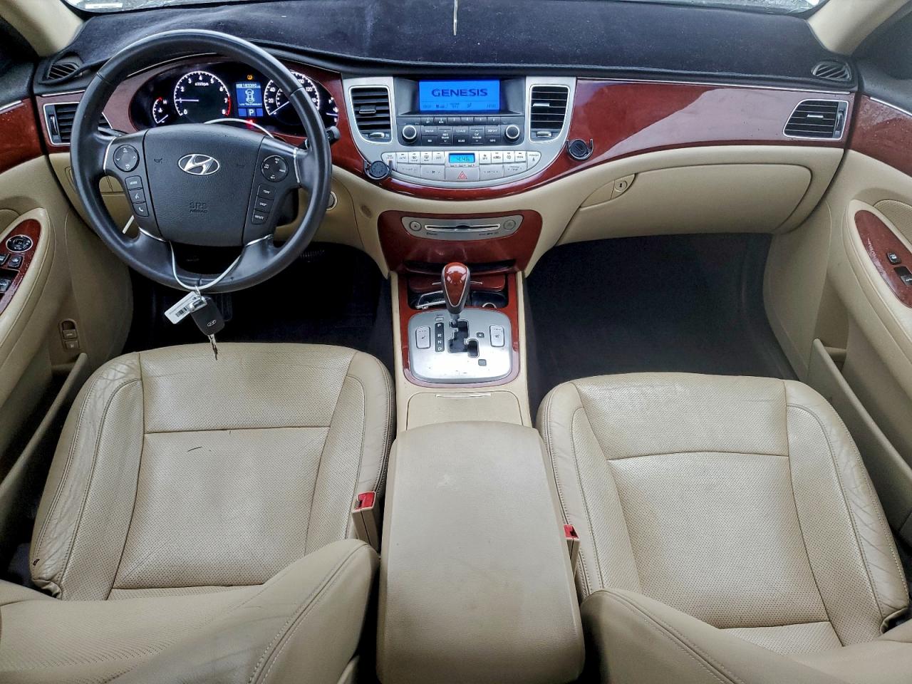 Hyundai Genesis 3.8l Image 8