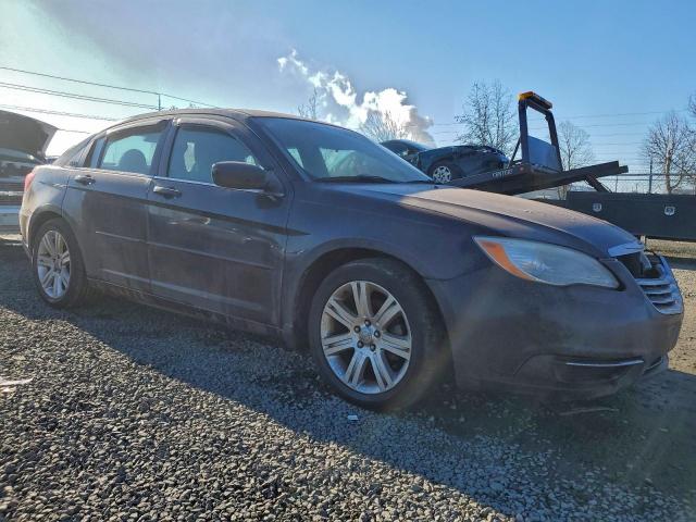Chrysler 200 Touring Image 10