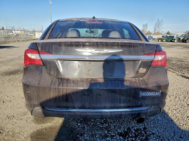 Chrysler 200 Touring Image 4