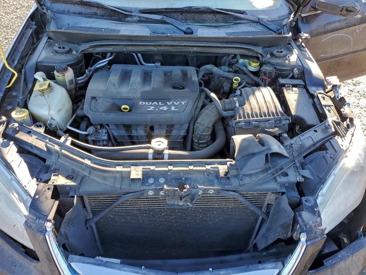 Chrysler 200 Touring Image 2