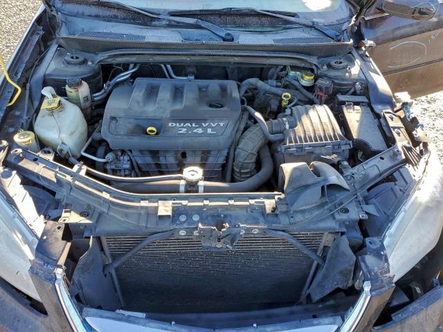 Chrysler 200 Touring Image 2