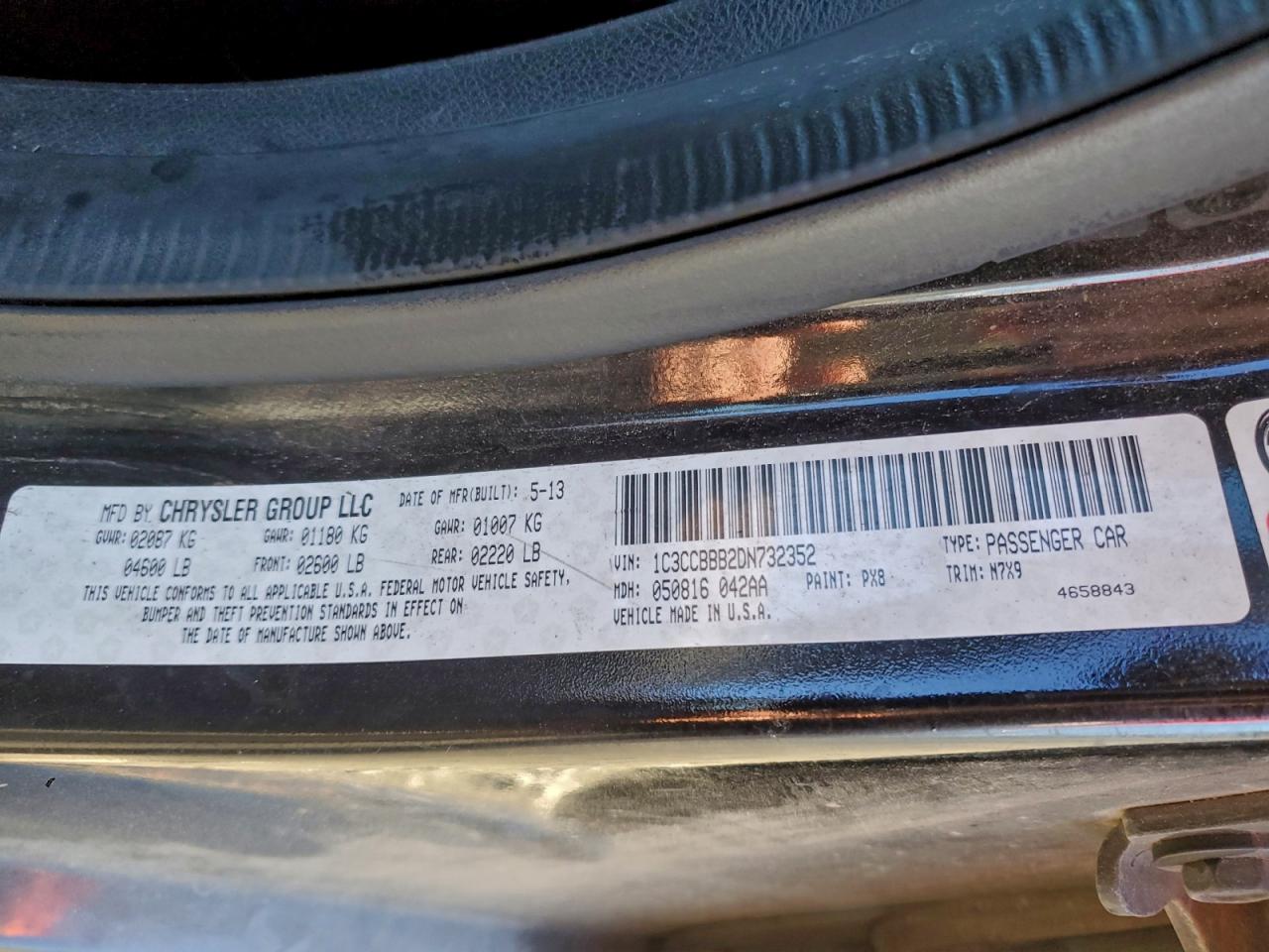 Chrysler 200 Touring Image 8