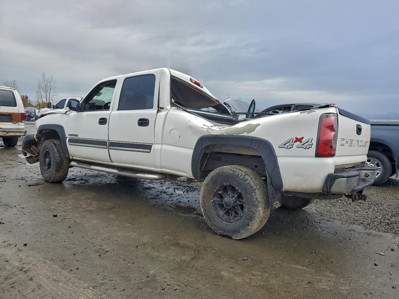 Chevrolet Silverado K2500 Heavy Duty Image 10