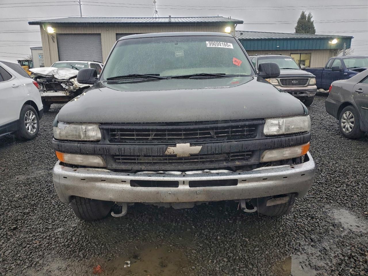 Chevrolet Suburban K1500 Image 2